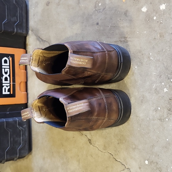 Blundstone Leather Chelsea Boots - Picture 4 of 5